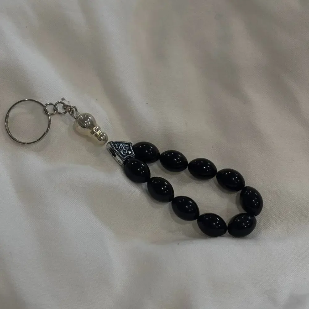 Black beaded keychain with silver - Picture 1 of 3